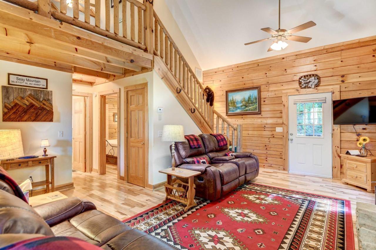 Waynesville Cabin With Covered Deck And Fire Pit! Lake Junaluska Exterior photo